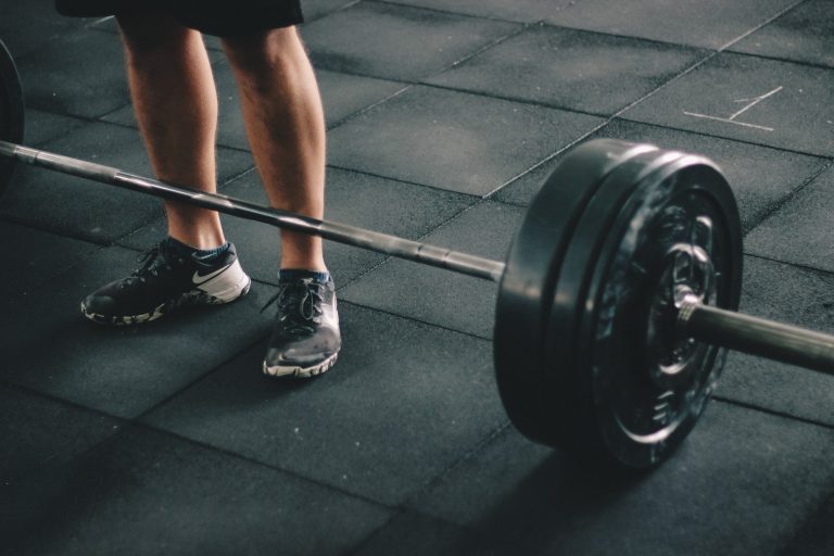 4 of the Top Tips You Need to Avoid Weightlifting Injuries